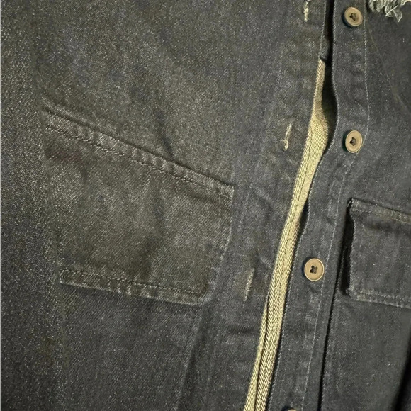 🧥✨ Zara Trafaluc Denim Jacket Women’s Small Raw Hem Distressed Button Up ✨🧥 - Picture 3 of 3